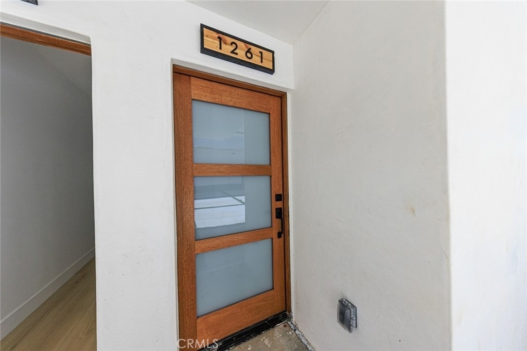 1261 S Longwood Avenue - Photo 6