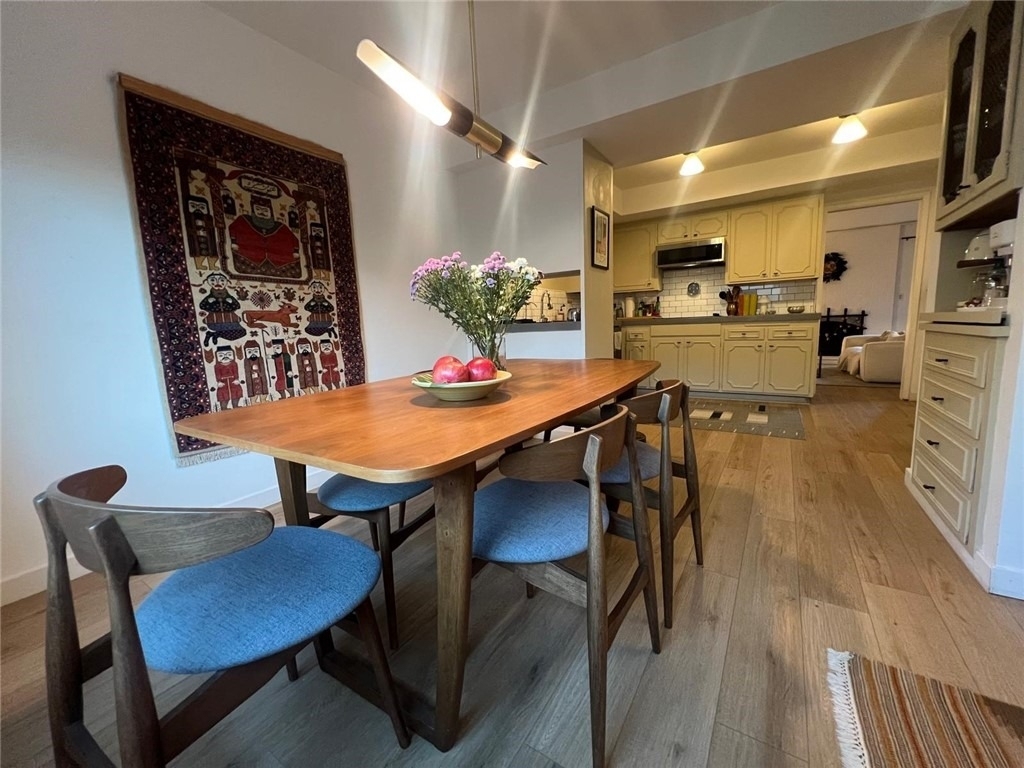 740 W Huntington Drive - Photo 2