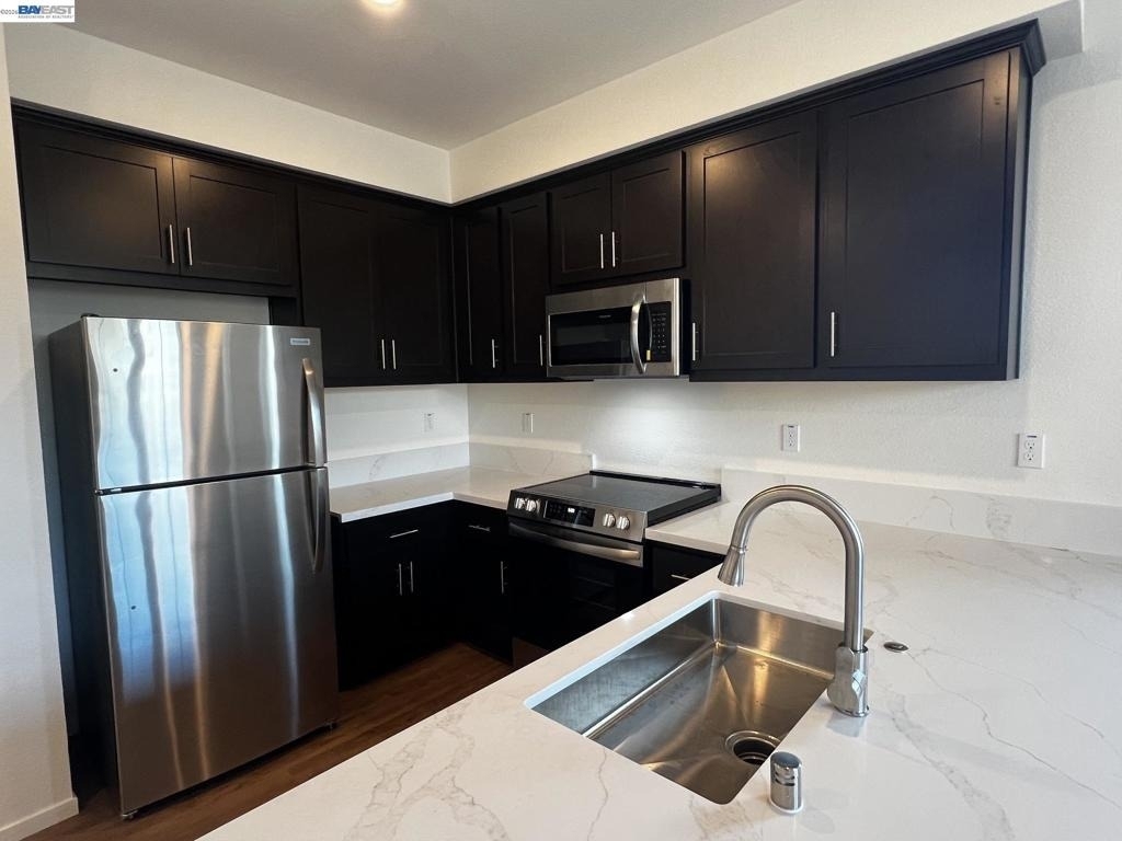 218 Church St - Photo 4