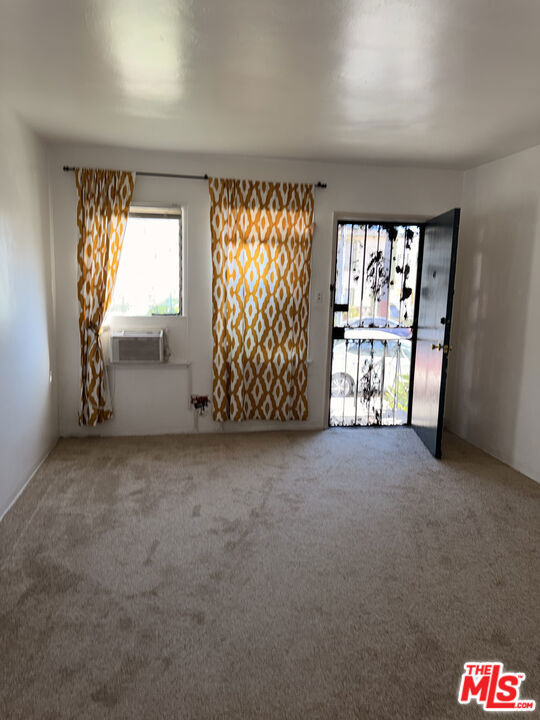 5951 Carlton Way - Photo 17