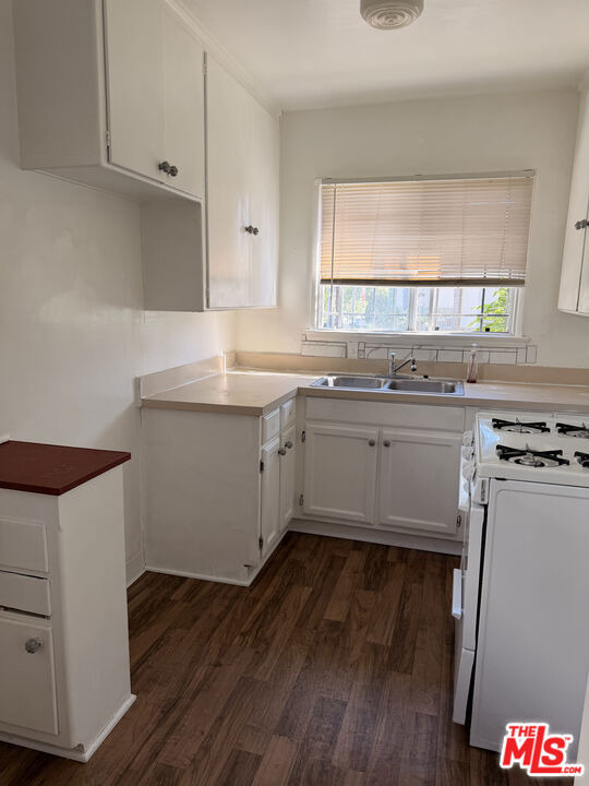 5951 Carlton Way - Photo 7