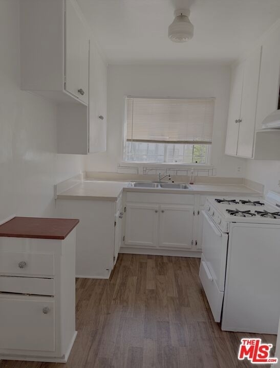 5951 Carlton Way - Photo 4