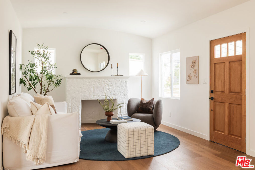 784 Elmira Street - Photo 3