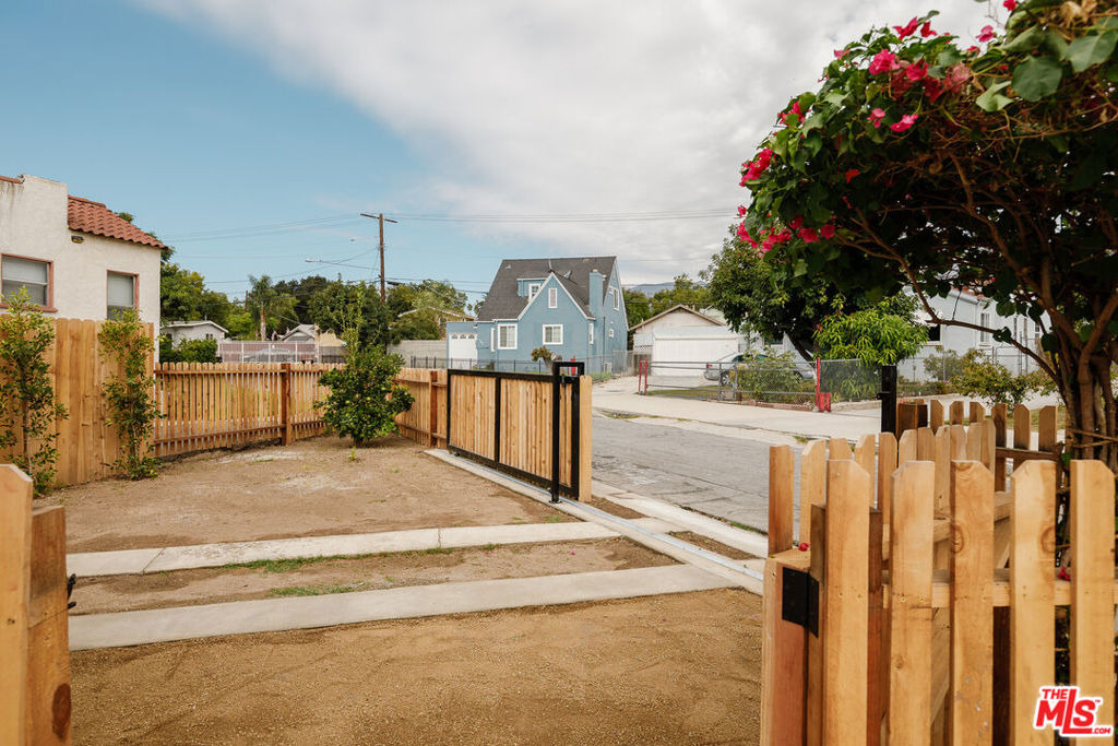 784 Elmira Street - Photo 30