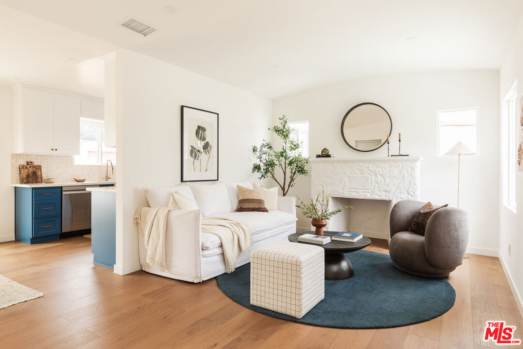 784 Elmira Street - Photo 4