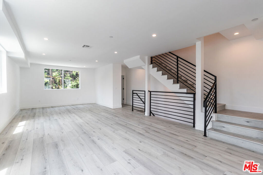 4293 Tujunga Avenue - Photo 3