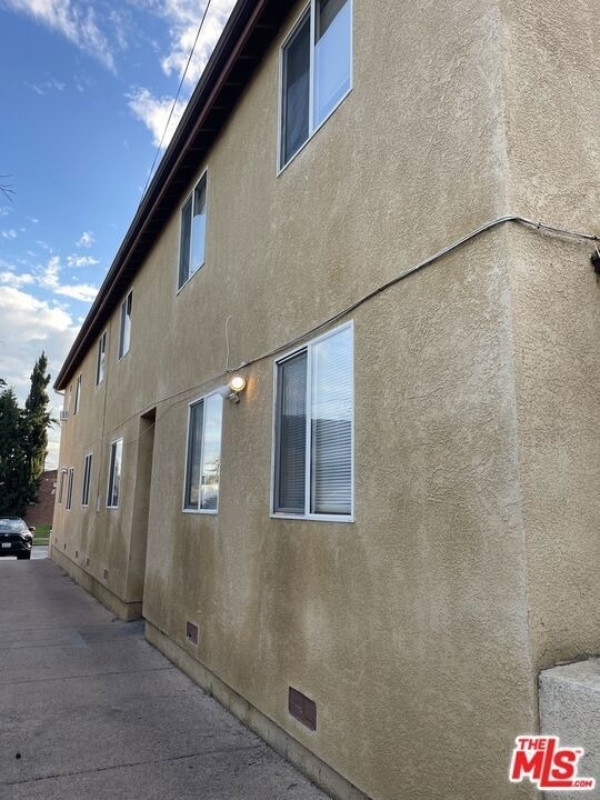 639 E 82nd Street - Photo 15