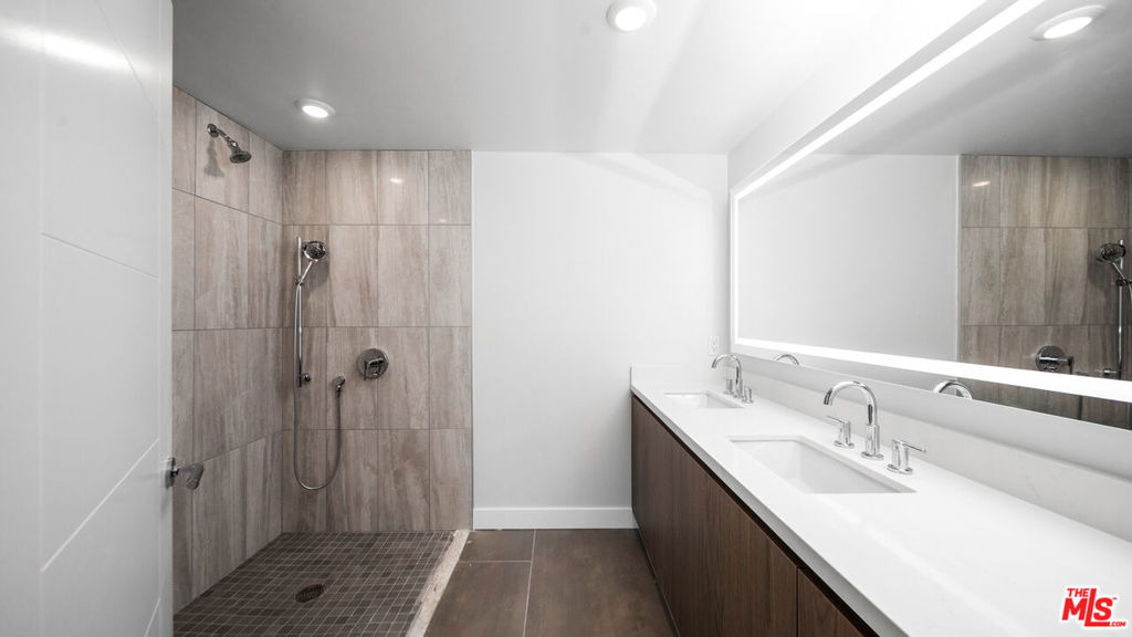 5153 Maplewood Avenue - Photo 16