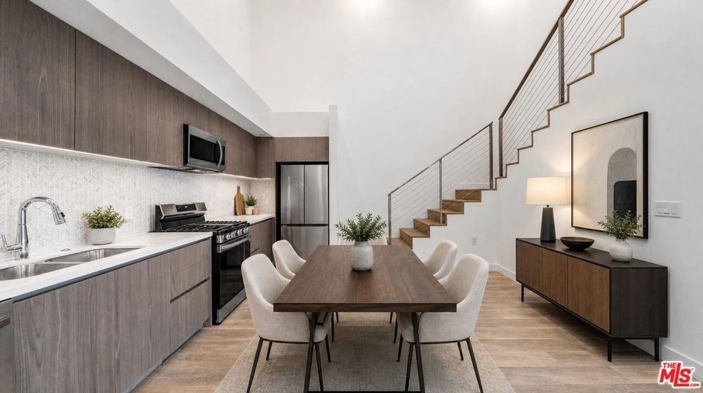 5153 Maplewood Avenue - Photo 1