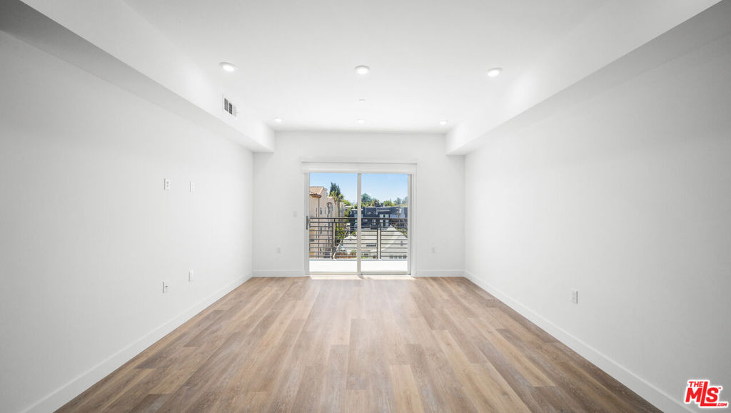 5153 Maplewood Avenue - Photo 35
