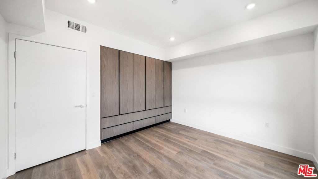 5153 Maplewood Avenue - Photo 24