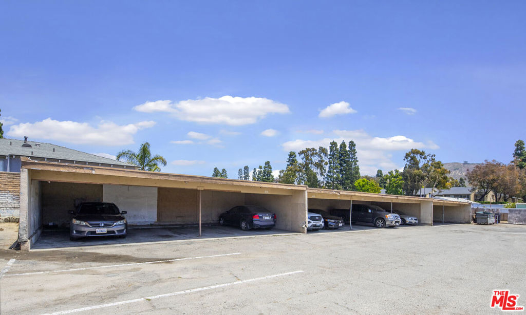 401 W Ramona Street - Photo 2