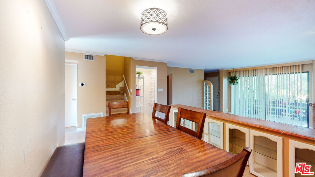 21821 Burbank Boulevard - Photo 7