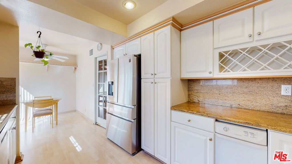 21821 Burbank Boulevard - Photo 11