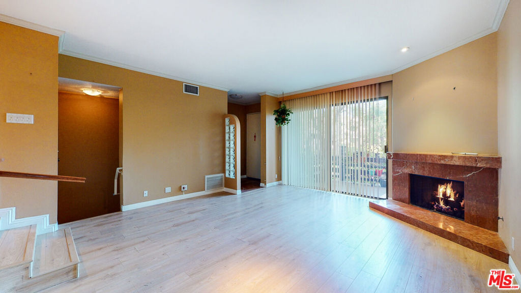 21821 Burbank Boulevard - Photo 3