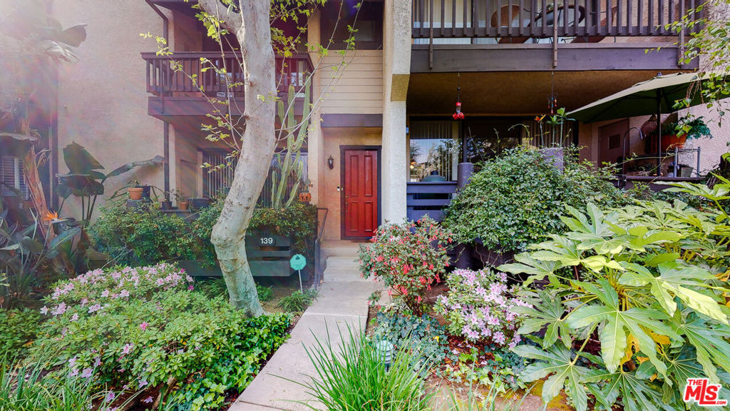 21821 Burbank Boulevard - Photo 0