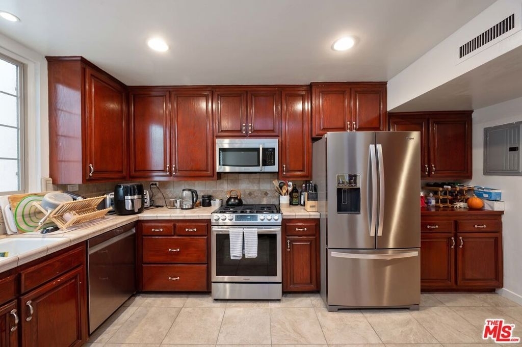 12336 Montana Avenue - Photo 8