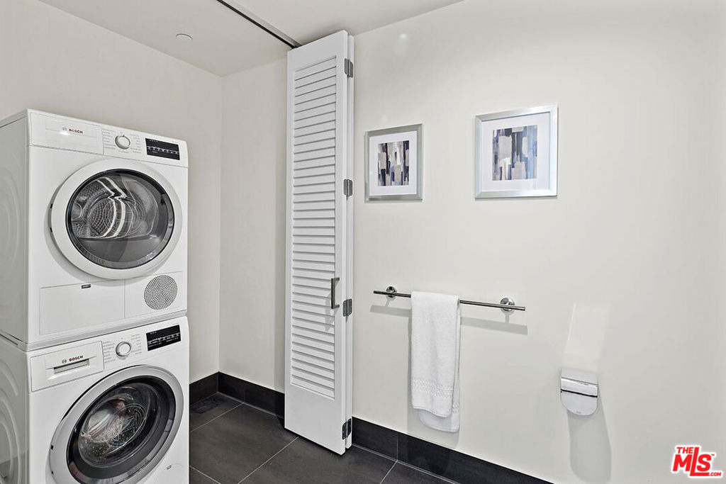 889 Francisco Street - Photo 7