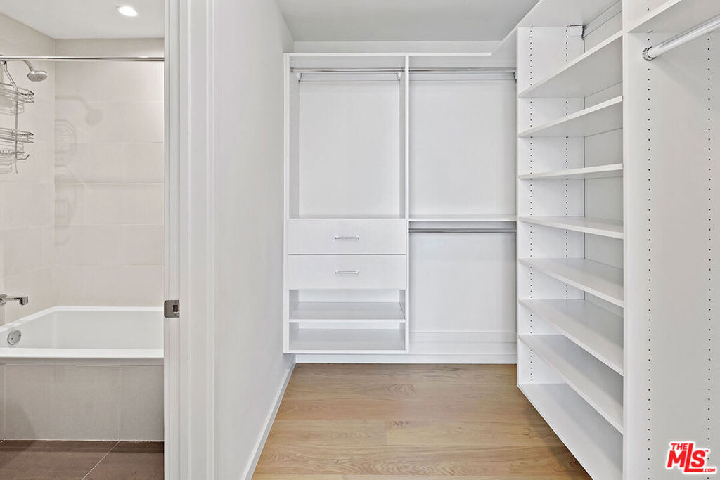 889 Francisco Street - Photo 6