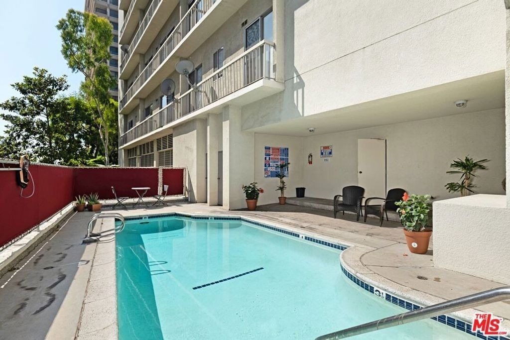 10751 Wilshire Boulevard - Photo 3