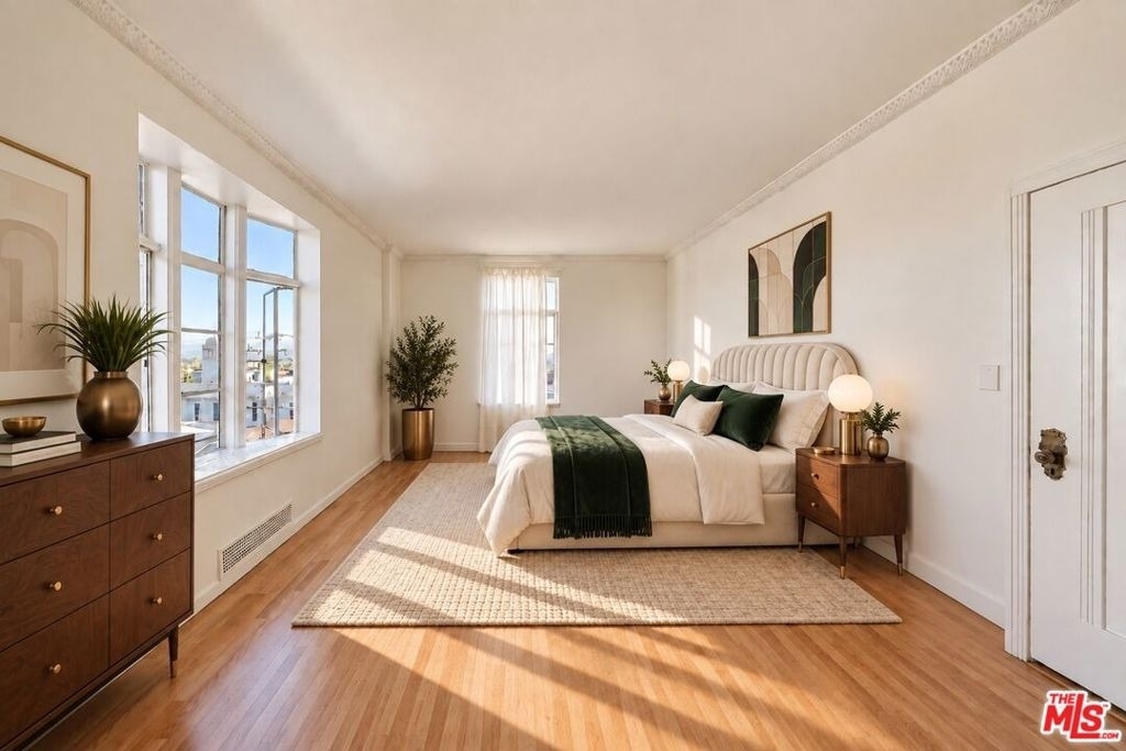 1314 N Hayworth Avenue - Photo 3