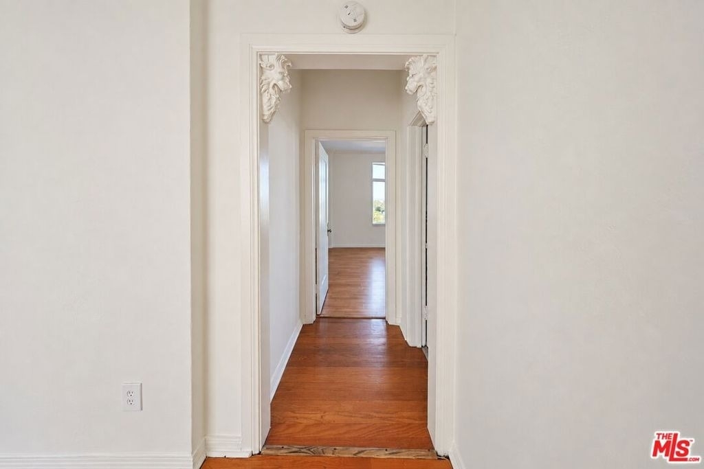 1314 N Hayworth Avenue - Photo 45