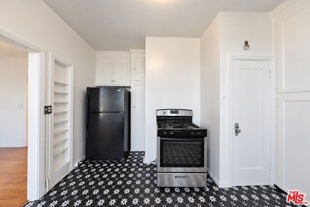 1314 N Hayworth Avenue - Photo 31