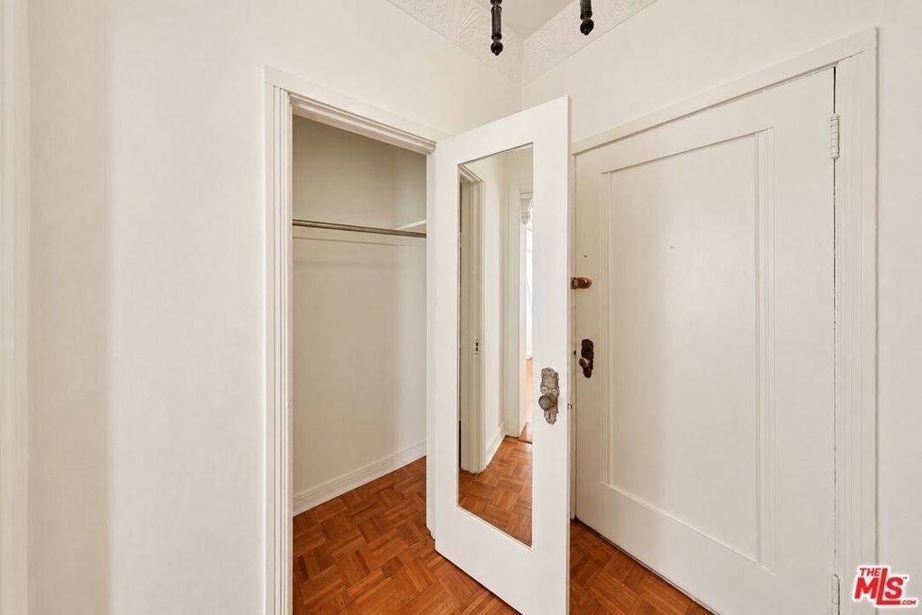 1314 N Hayworth Avenue - Photo 18