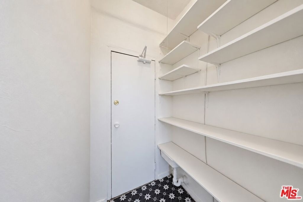 1314 N Hayworth Avenue - Photo 37