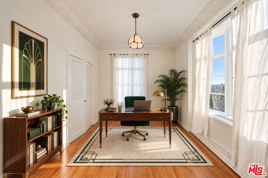 1314 N Hayworth Avenue - Photo 4