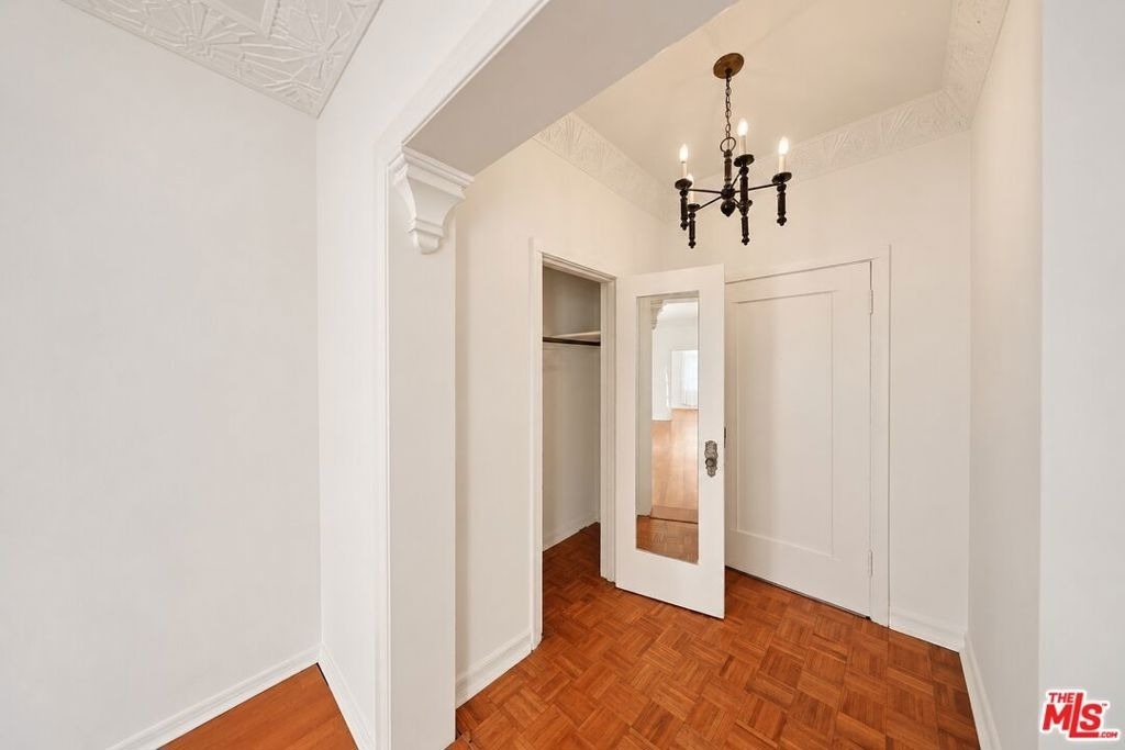 1314 N Hayworth Avenue - Photo 19