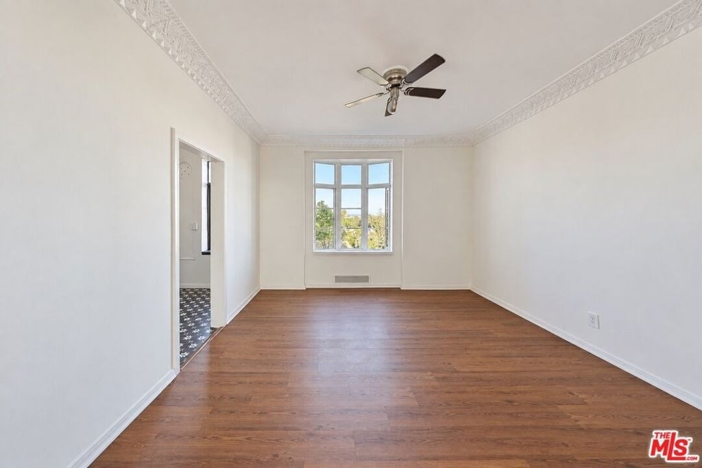 1314 N Hayworth Avenue - Photo 27