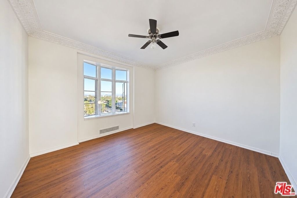 1314 N Hayworth Avenue - Photo 28