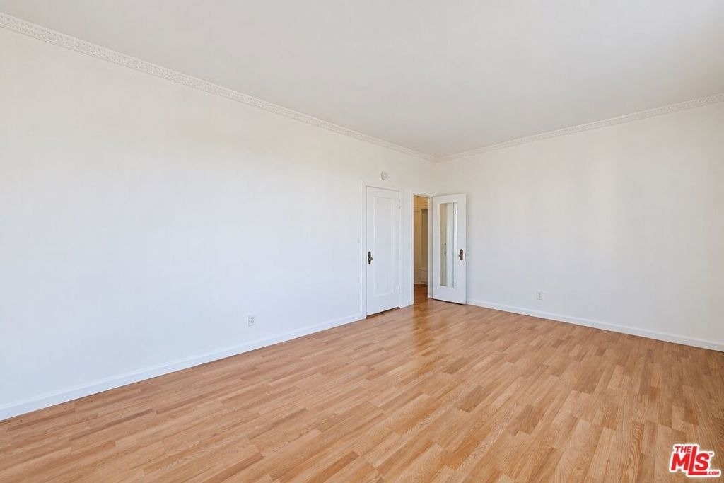 1314 N Hayworth Avenue - Photo 57