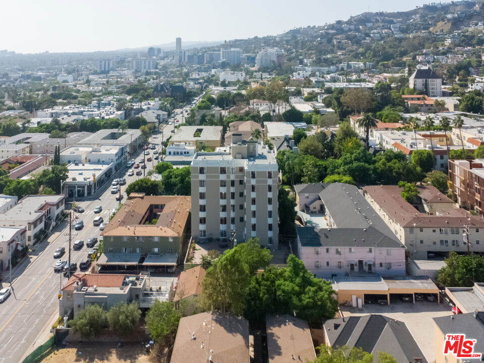 1314 N Hayworth Avenue - Photo 14