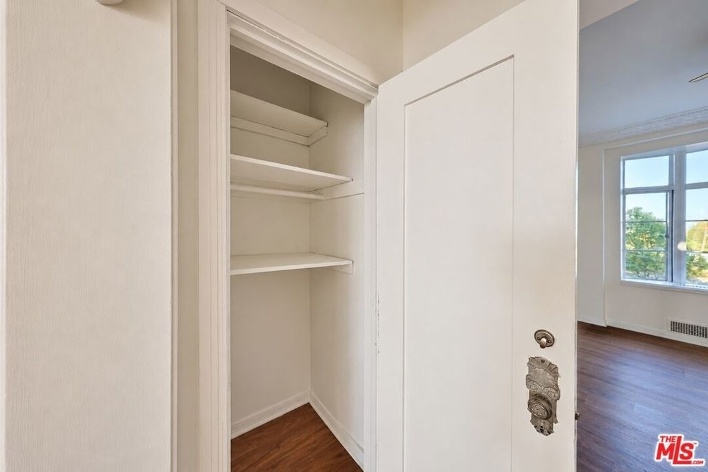 1314 N Hayworth Avenue - Photo 25