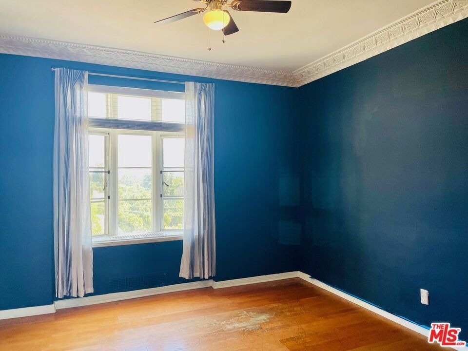 1314 N Hayworth Avenue - Photo 12