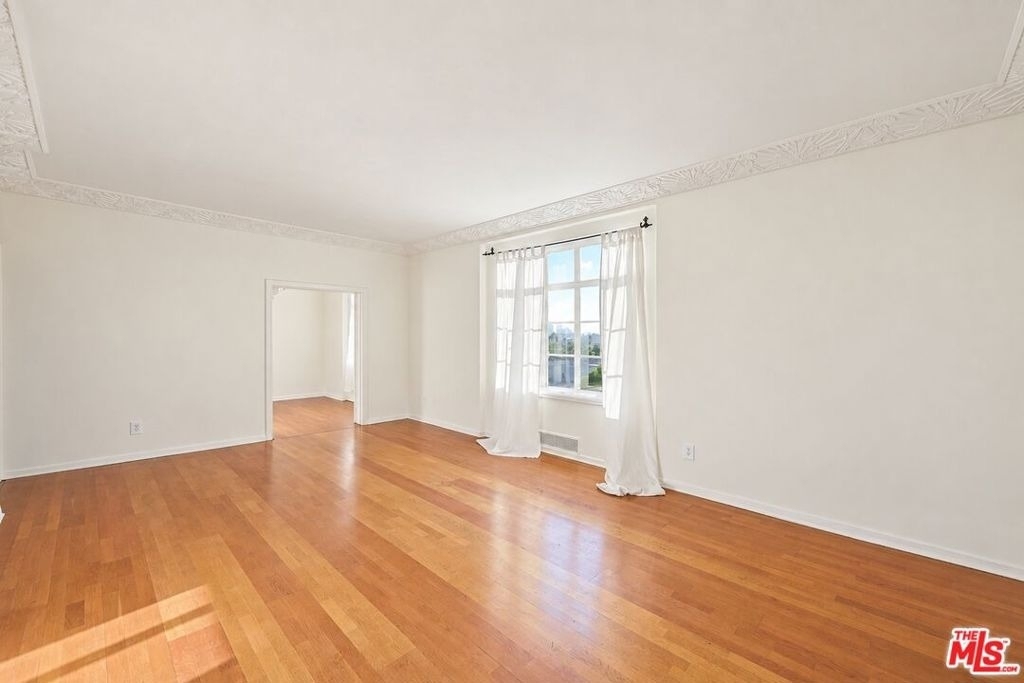 1314 N Hayworth Avenue - Photo 23