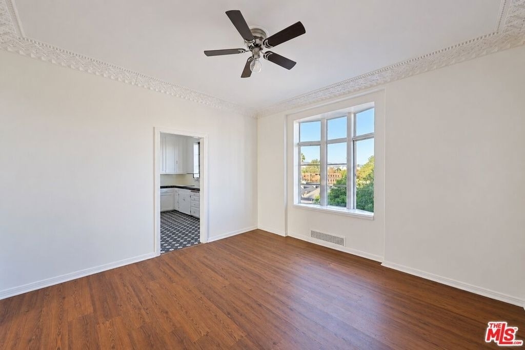 1314 N Hayworth Avenue - Photo 30