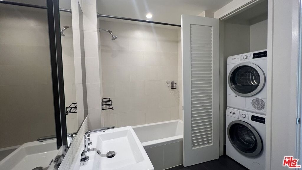 889 Francisco Street - Photo 10