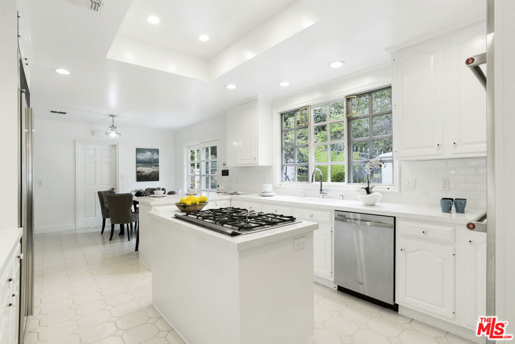 400 Evelyn Place - Photo 31