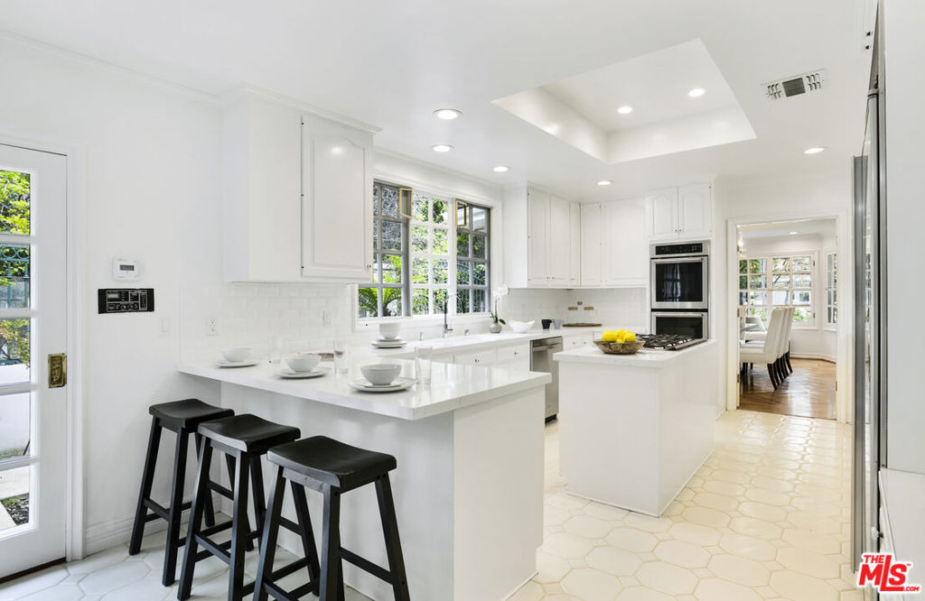 400 Evelyn Place - Photo 32