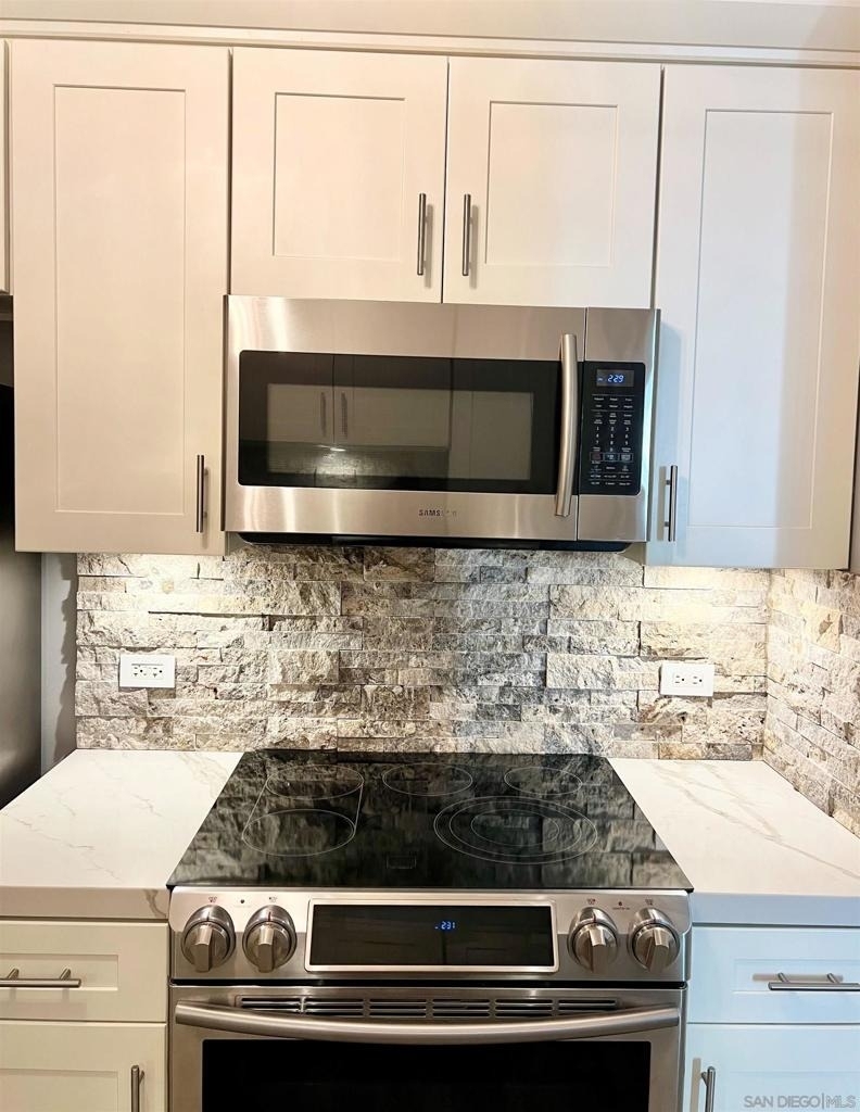 425 W Beech St - Photo 6