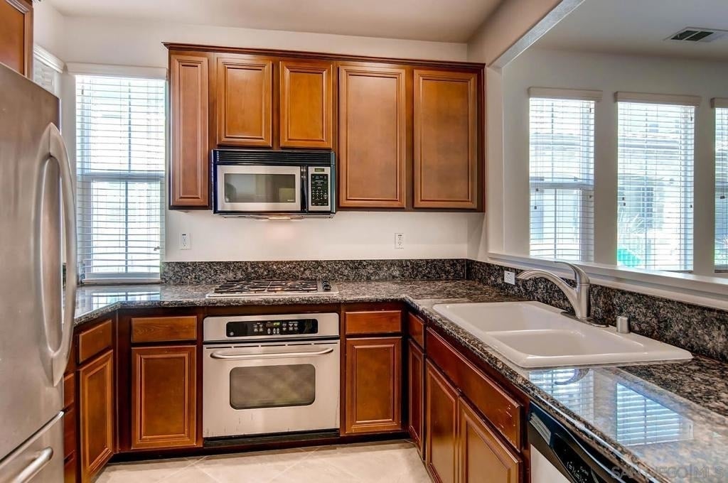 10429 Whitcomb Way - Photo 3