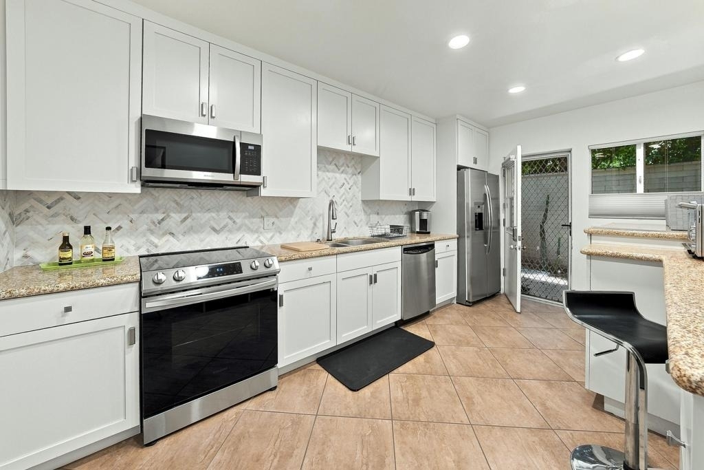 500 W Arenas Road - Photo 11