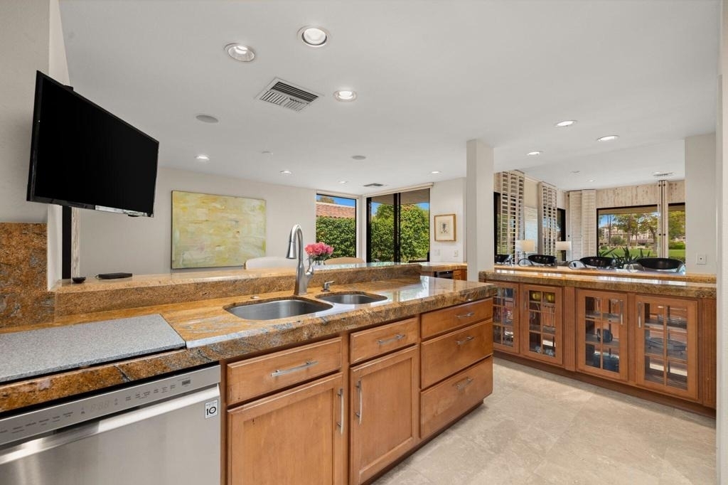 24 Columbia Drive - Photo 15