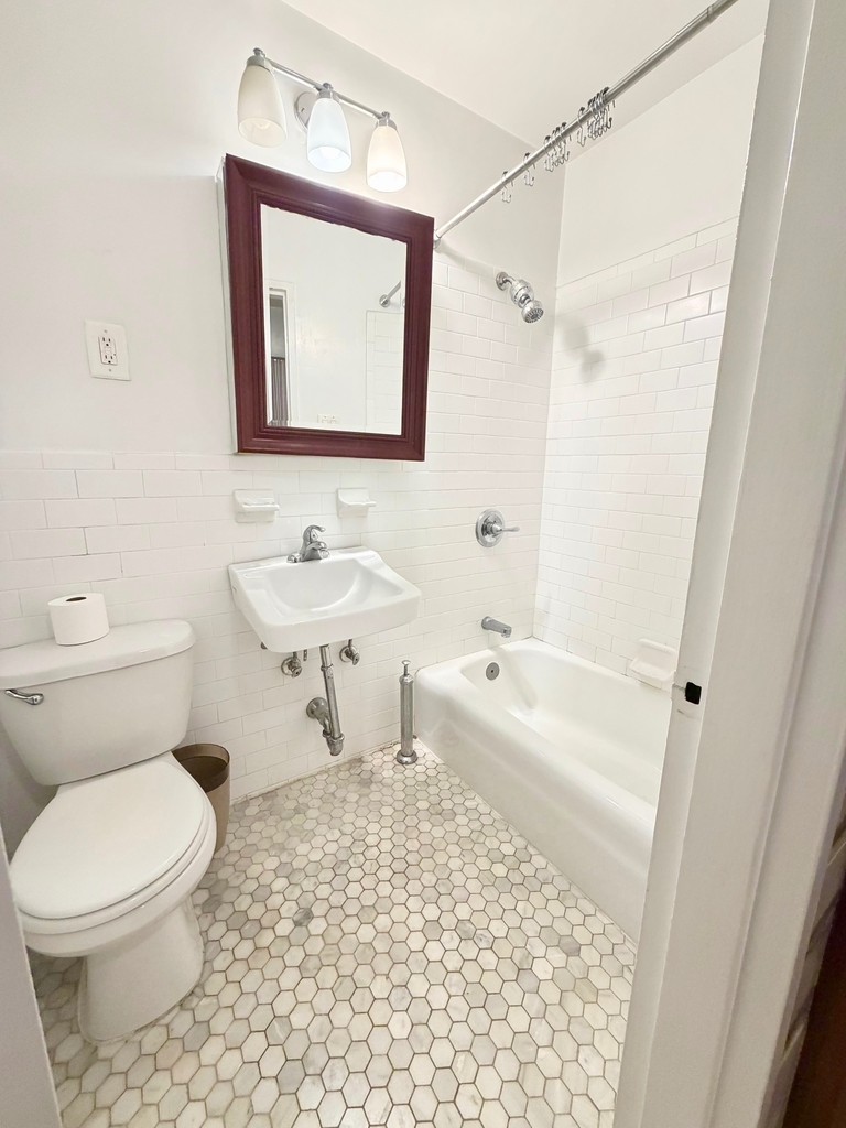 101 Lexington Avenue - Photo 6