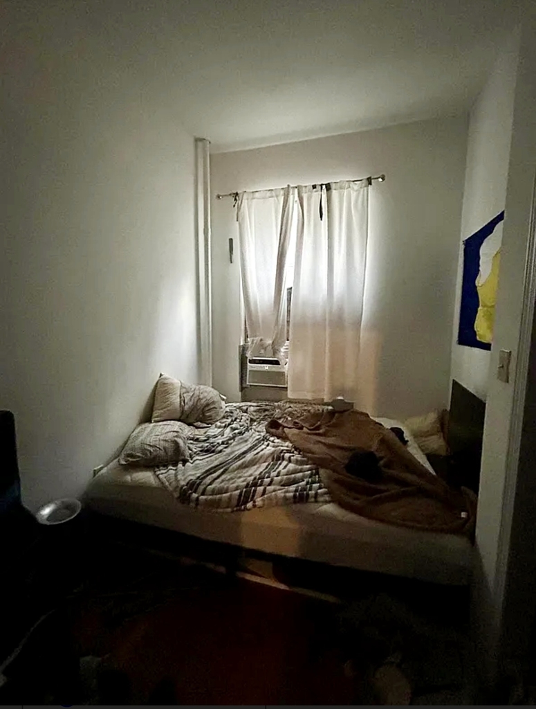 247 East 62nd Street - Photo 2