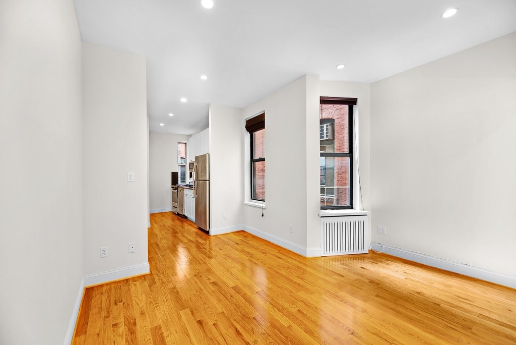 West 45th Street - Photo 0