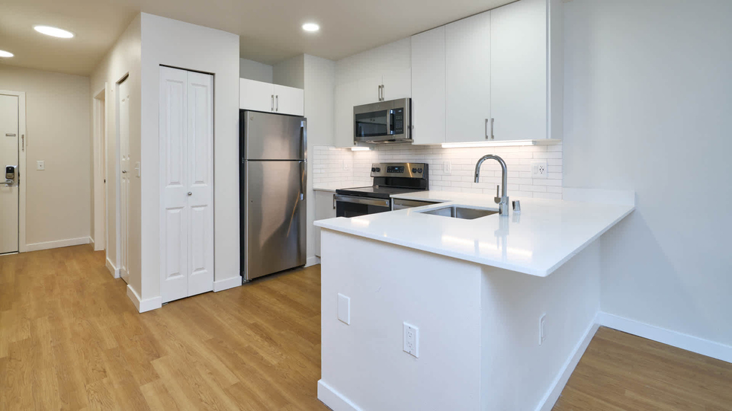 938 110th Ave Ne - Photo 51
